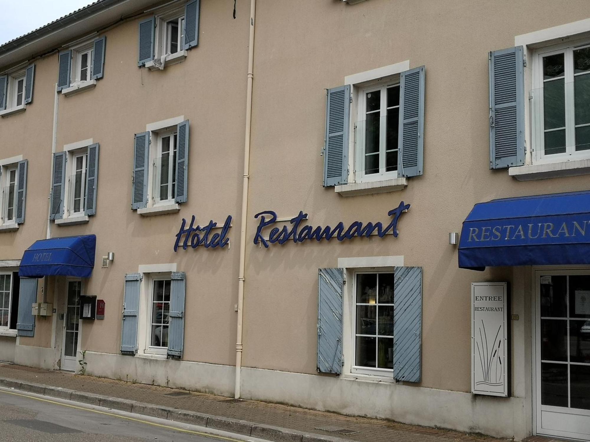 Hotel Du Commerce Chatillon-sur-Chalaronne Exterior photo