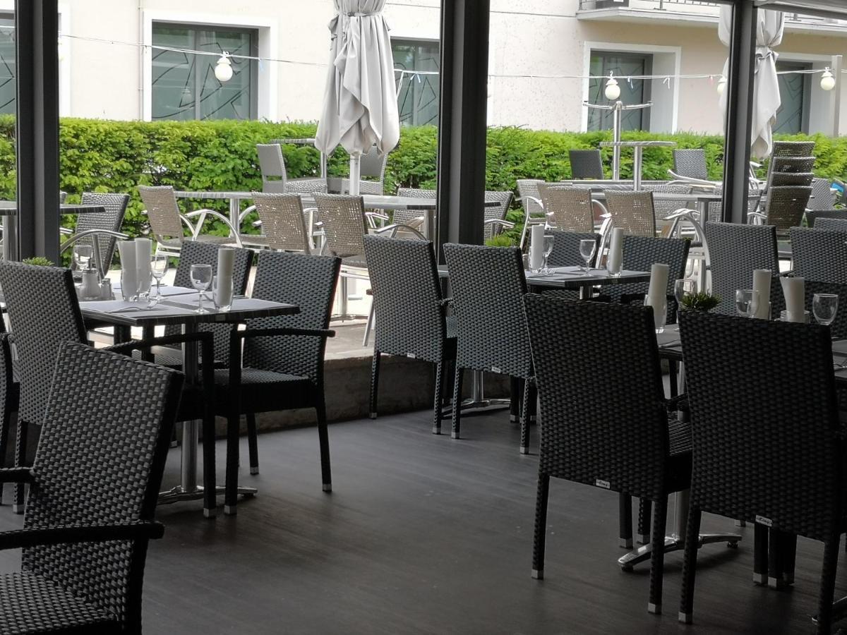 Hotel Du Commerce Chatillon-sur-Chalaronne Exterior photo